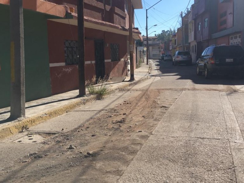 Piden rehabilitación de calle Río Lerma
