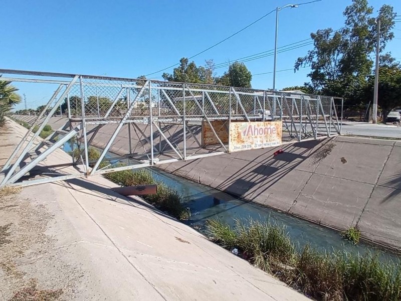 Piden rehabilitación de puente peatonal del Dren Juárez