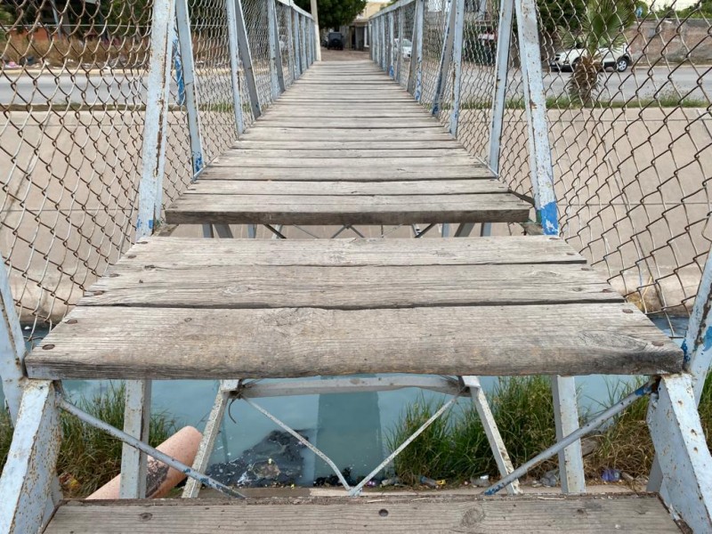 Piden reparación de puente peatonal en la colonia Teresita