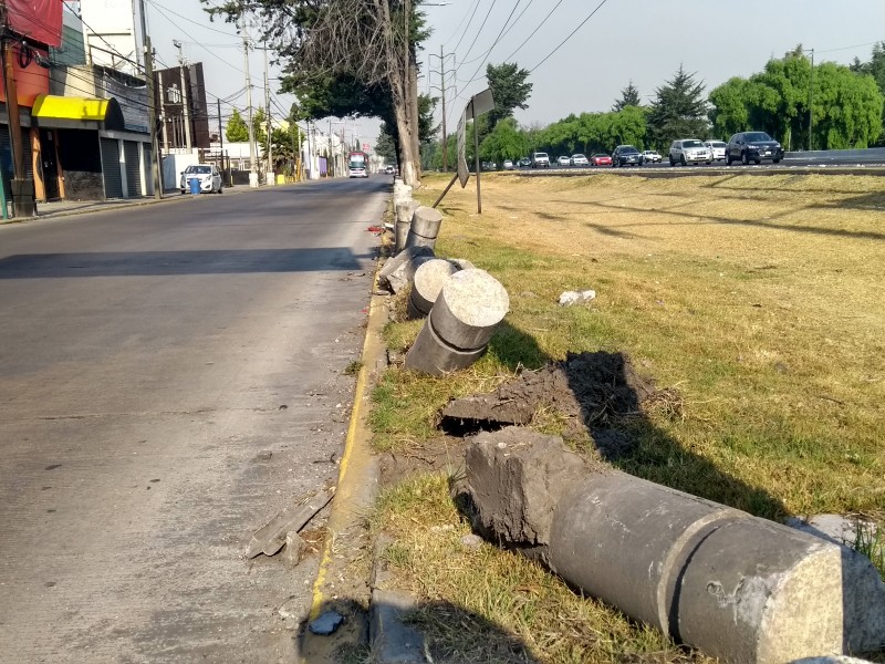 Piden reparar muros de contención en Paseo Tollocan