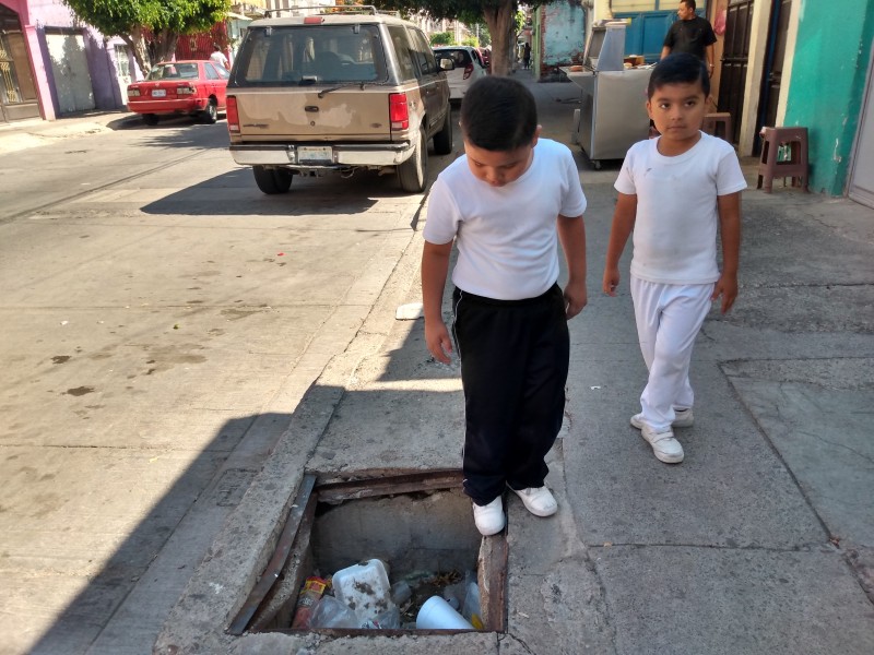 Piden reparar registro en Nueva Candelaria