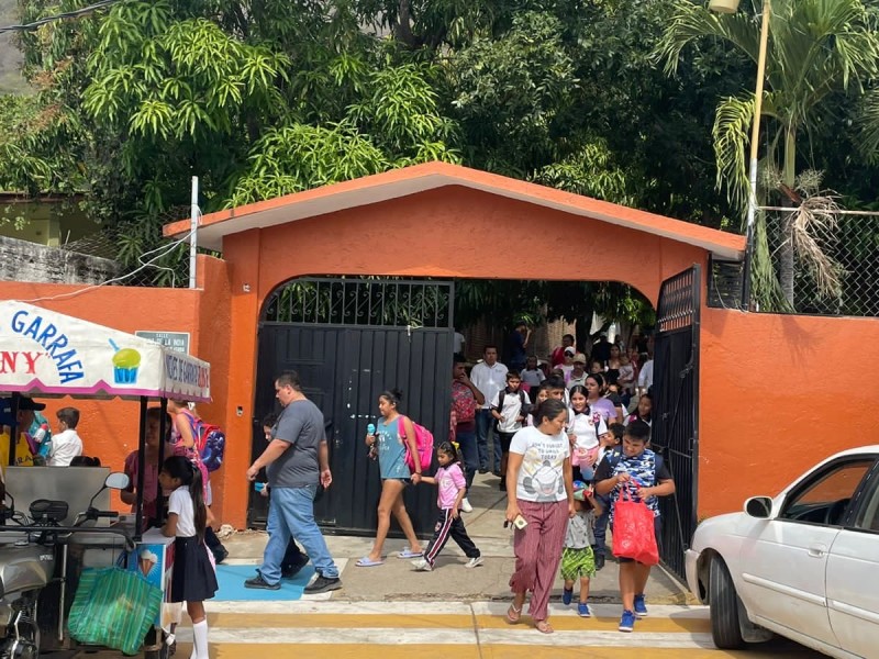 Piden reponer maestros en primaria Xicoténcatl