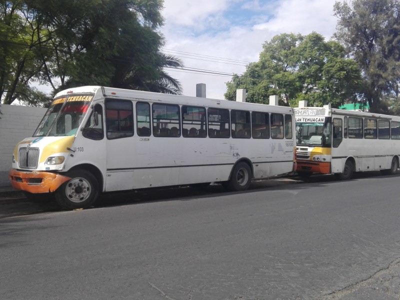 Piden retirar autobuses estacionados que generan inseguridad