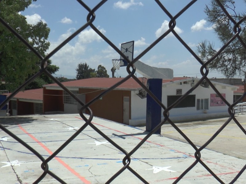 Piden seguridad para las escuelas tras próximo regreso a clases