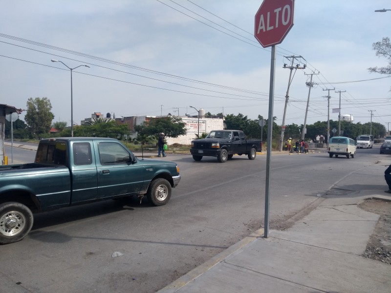 Piden semáforos en el cruce Sol-Comunicación norte