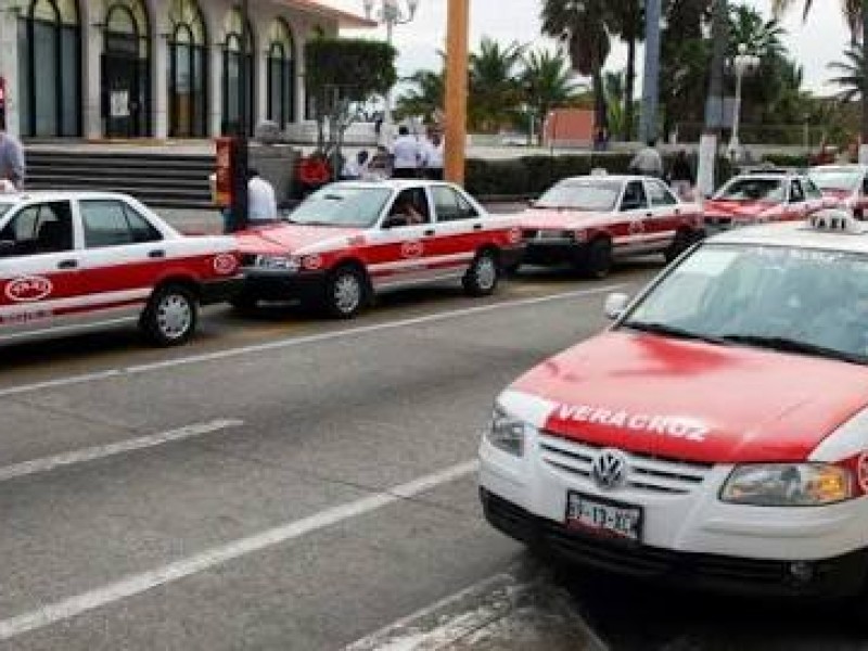 Piden taxistas apertura para brindar servicio ejecutivo