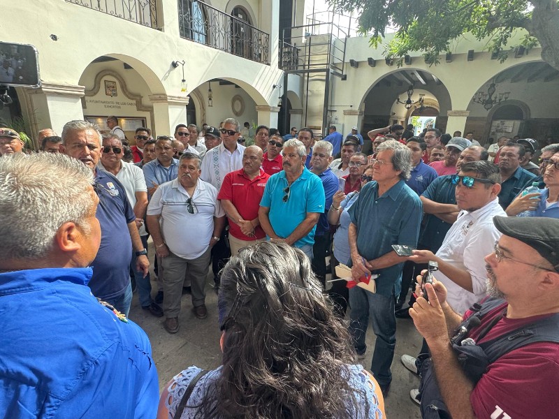 Piden taxistas apoyo para erradicar 
