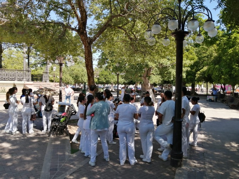 Piden trasparencia en la entrega de bases para personal médico