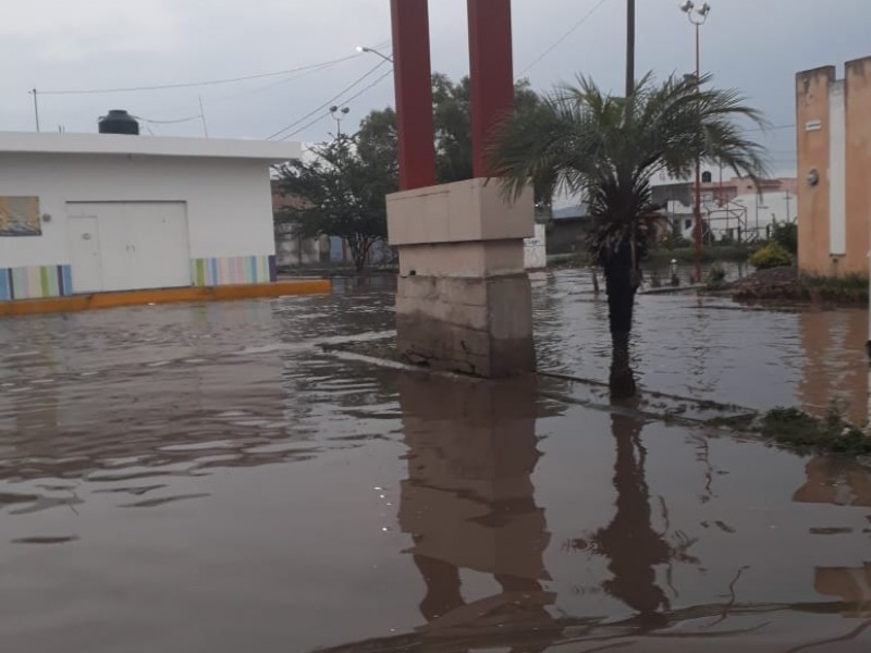 Piden vecinos colector pluvial en Villas Arana