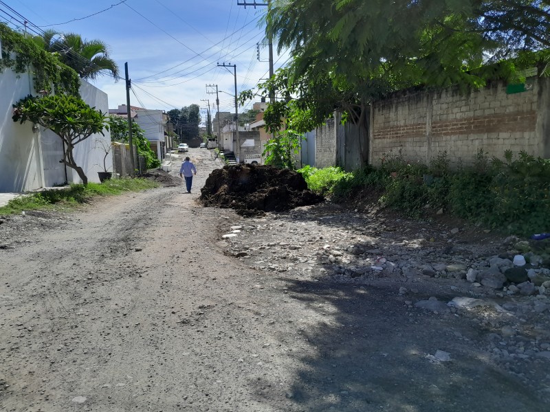 Piden vecinos rehabilitación de calle Cantera