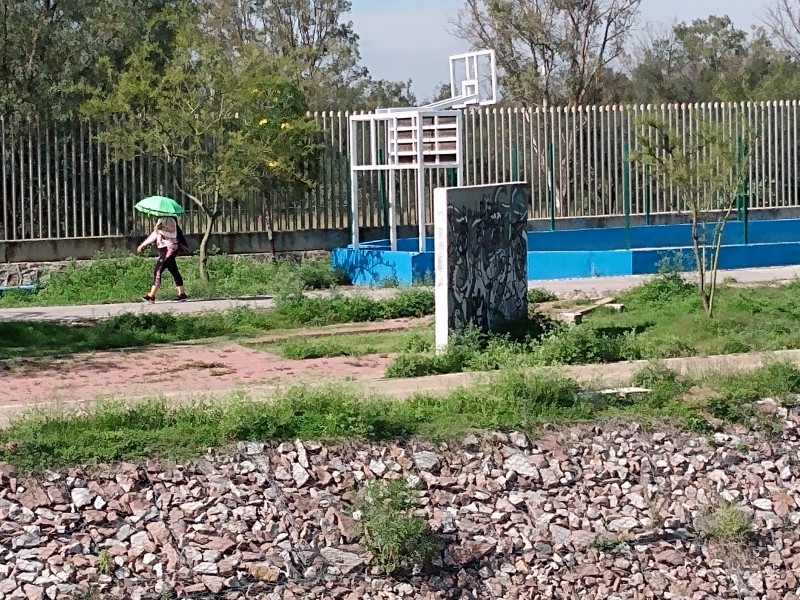 Piden vigilancia y mantenimiento en parque línea La Sardaneta