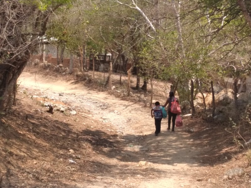 Piedra Cuachi: colonia de Salina Cruz sin transporte público