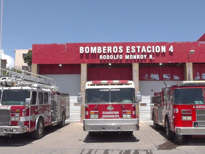 Piedra golpea auto y causa fallecimiento de mujer de la tercera edad