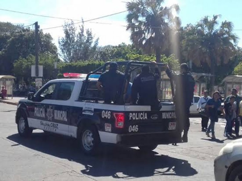 Pierde batalla contra Covid-19 elemento de la policia municipal