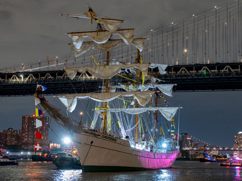 Piloto de Nueva York dirigía el Cuauhtémoc al chocar