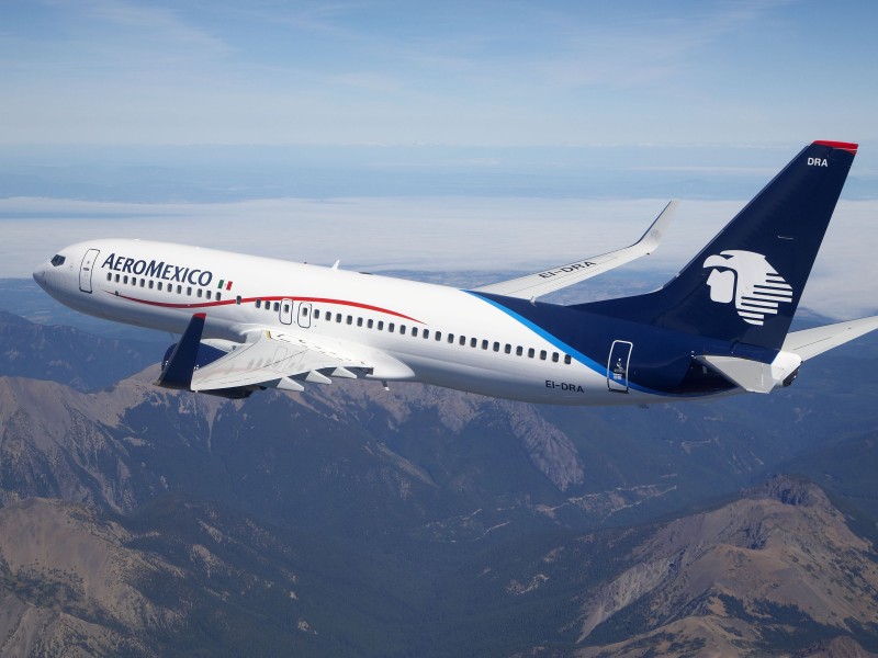 Pilotos de Aeroméxico recortan su salario ante contingencia de covid-19