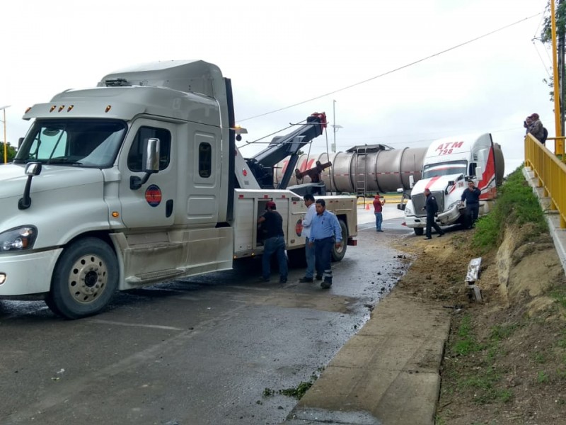 Se registran dos accidentes de pipas