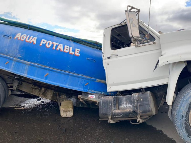 Pipa se partió en dos mientras circulaba en Santa Rosa