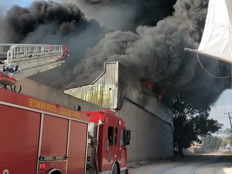 Planta recicladora se incendió en San José el Alto