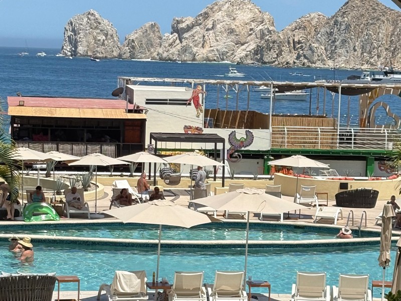 Plantean hoteleros de Los Cabos desconexión de la red de agua potable