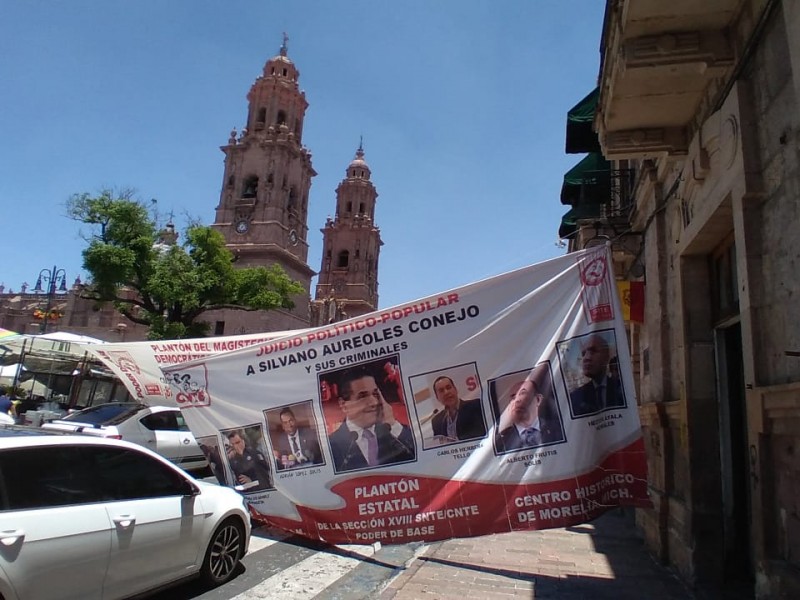 Plantón de la Cnte cumple 15 días; afecta a comerciantes