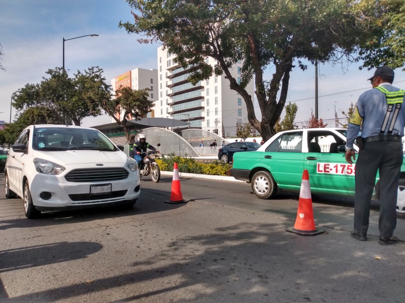 Plataformas digitales acaparan servicio de taxi en León