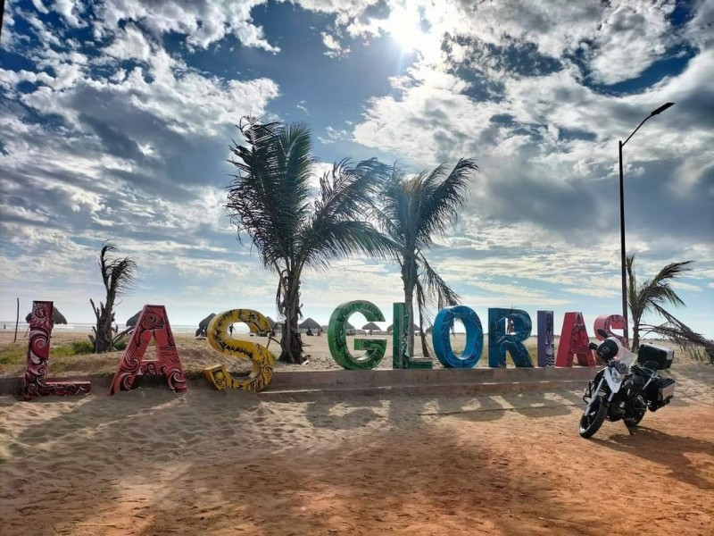 Playa Las Glorias recibe a turistas