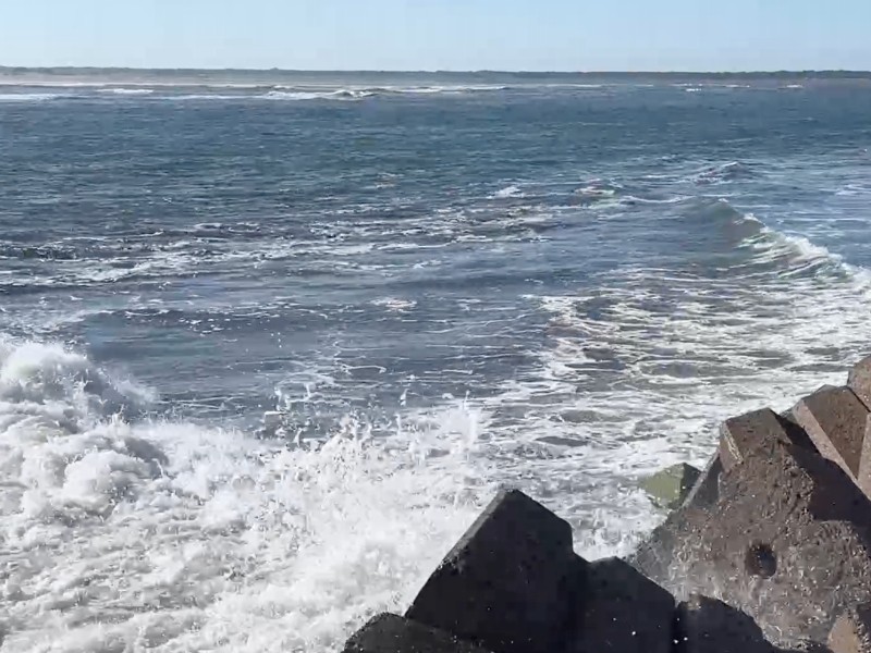 Playas de Guasave registra fuerte oleaje por efectos del huracán 