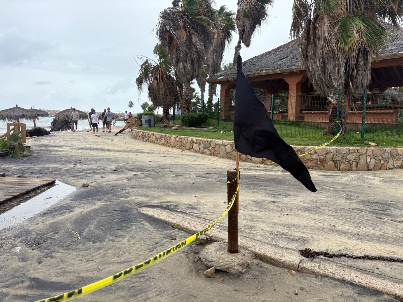 Playas de Los Cabos permanecerán cerradas hasta que mejore calidad del agua
