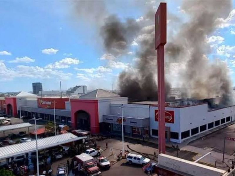 Plaza comercial afectada por incendio generaba 50 mdp semanales