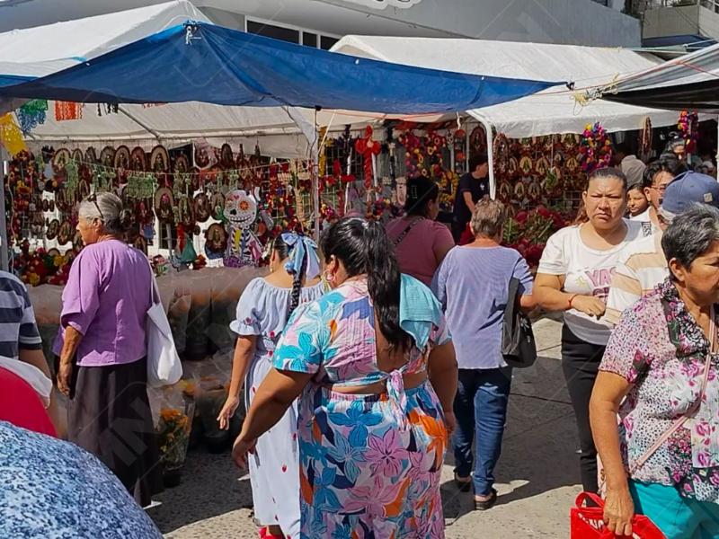 Plaza de Todos Santos mantiene viva una tradición en Tuxpan