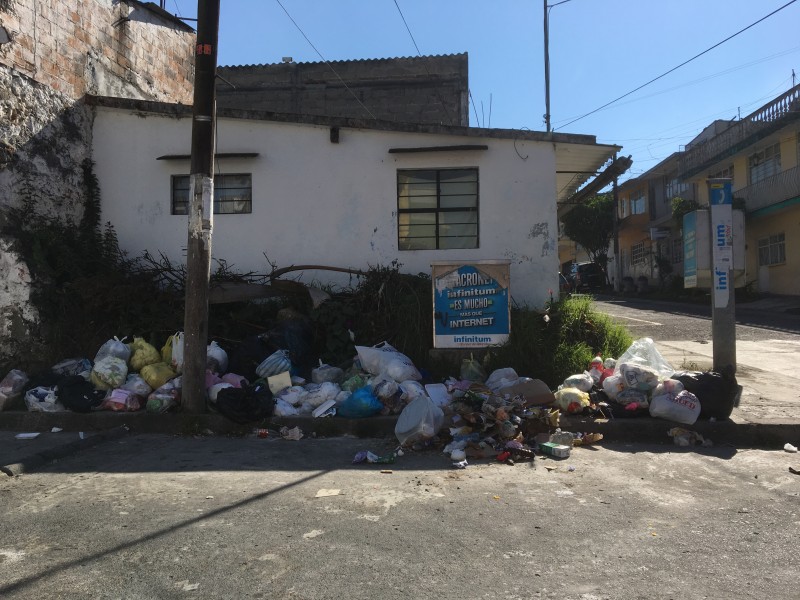 Pleito por relleno generó más basura en Xalapa