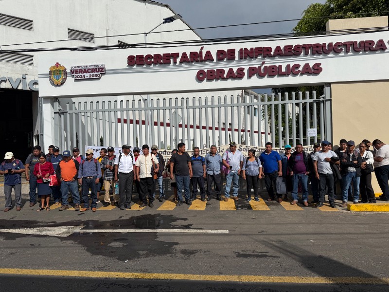Pobladores de Pajapan demandan carretera a la SIOP