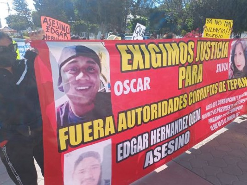 Pobladores de Tepanco Bloquean la federal 150, exigen justicia