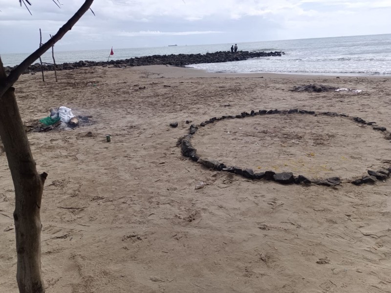 Pobladores en contra de los  rituales en playas de Tuxpan