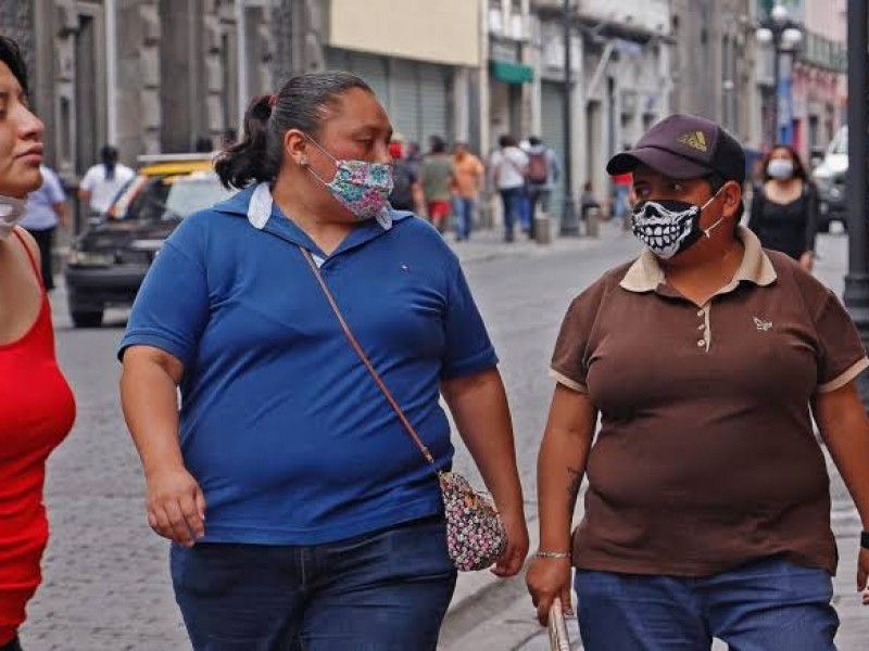 Poblanos continúan ocupando cubrebocas