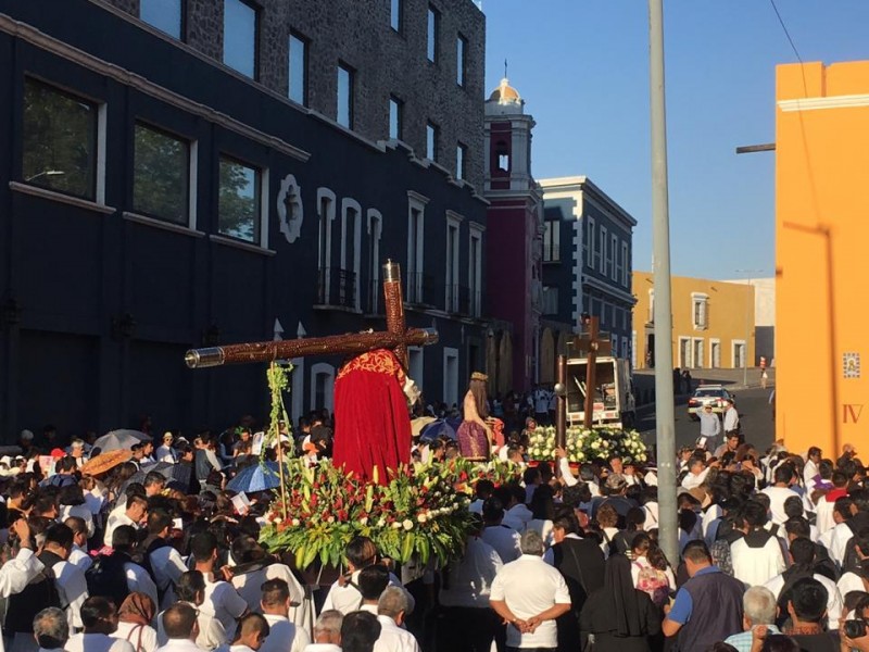 Poblanos participaron en Viacrucis Angelopolitano