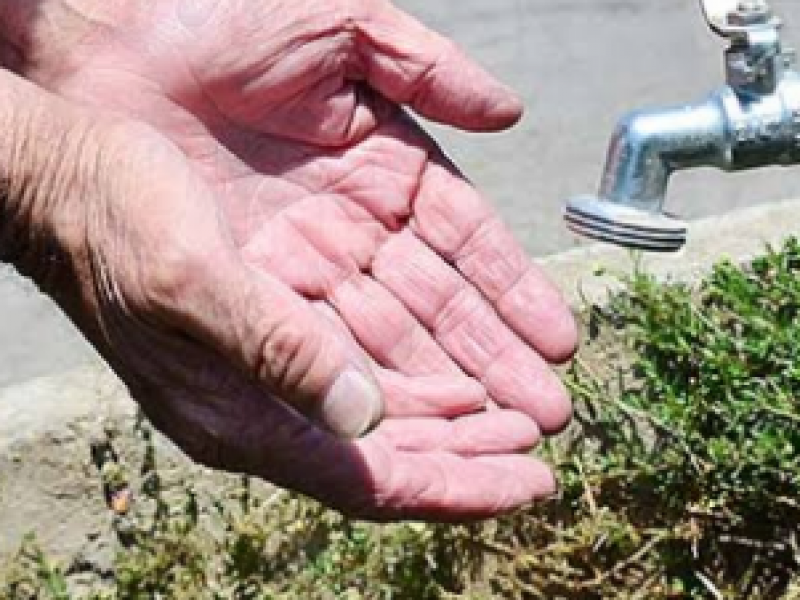 Poblanos podrían contagiarse de coronavirus por falta de agua potable