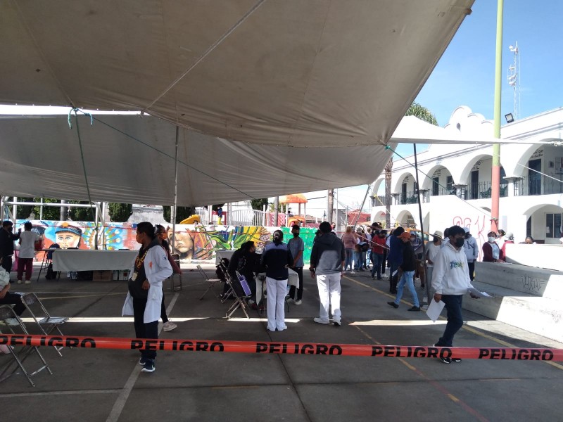Poca afluencia de personas para vacunarse en San Miguel Canoa