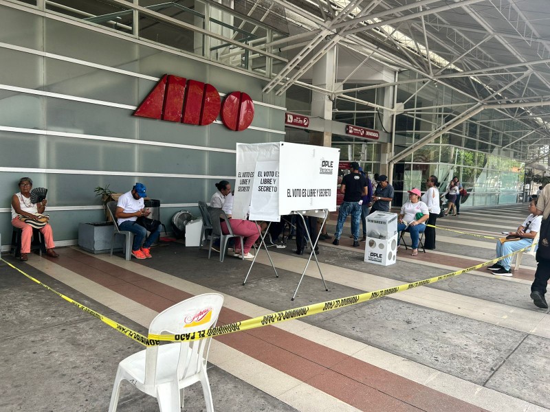 Poca afluencia de votantes en la casilla especial de Veracruz
