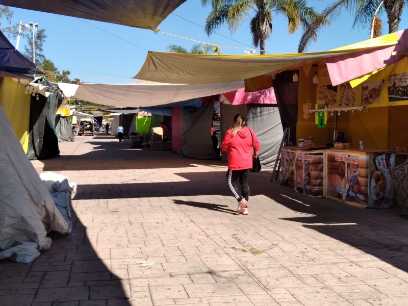 Poca venta para el comercio en pequeño en Feria Navideña