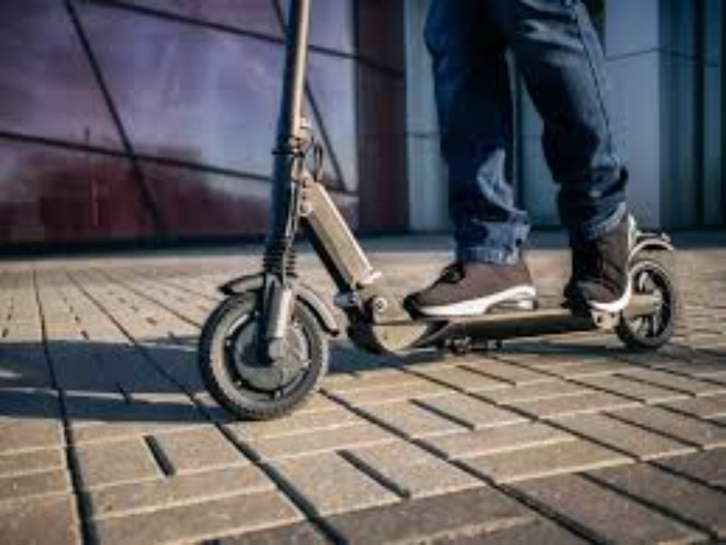 Poco a poco incrementan monopatines y motos eléctricas 