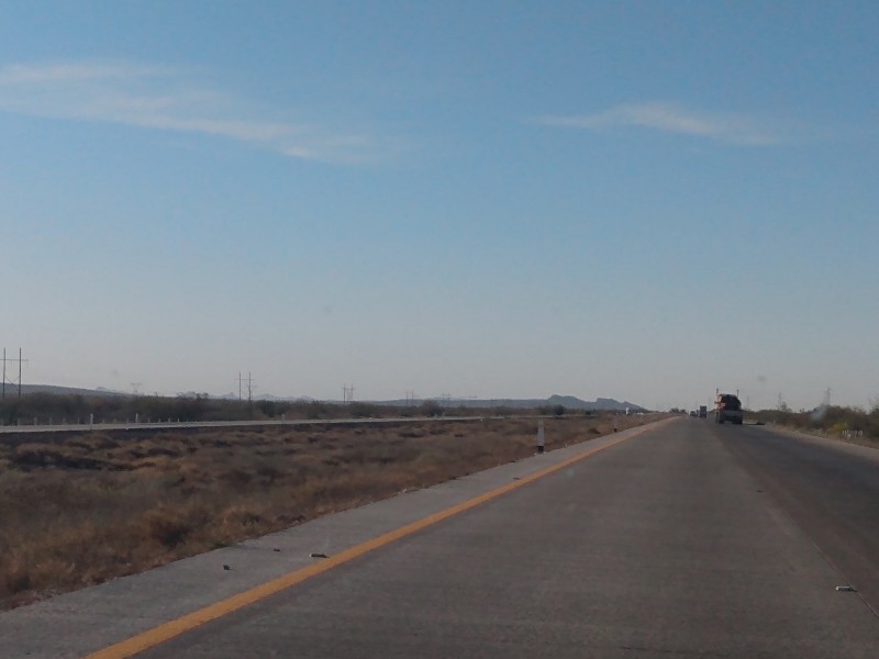 Poco tráfico en carretera Guaymas - Hermosillo