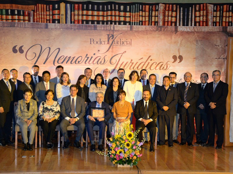 Poder Judicial homenajea al Mtro. Diego León Rábago