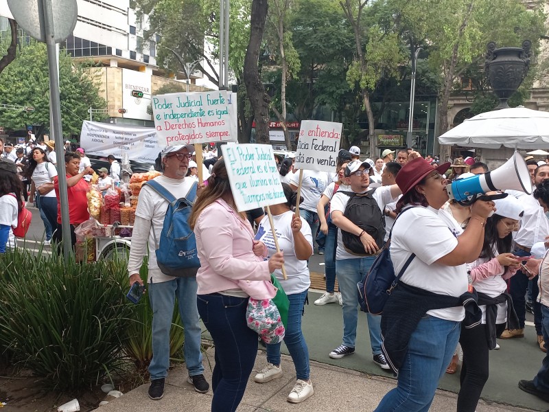 Trabajadores del Poder judicial se manifiestan en el Senado