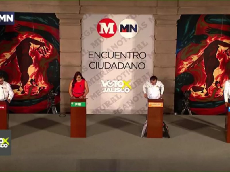 Polemizan con Zapotillo e inseguridad durante Encuentro Ciudadano con candidatos
