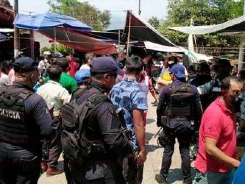 Policía dispara contra indigente en Atzacan