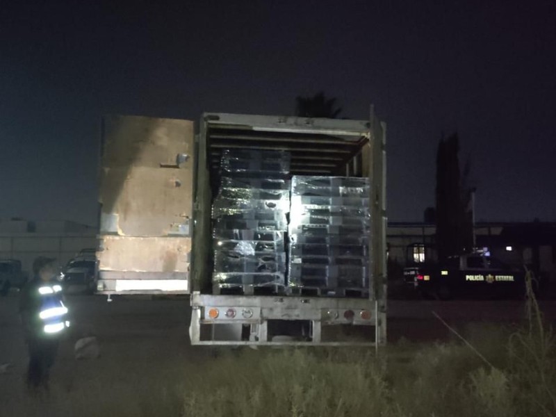 Policía estatal detiene a hombre con carga robada en Gómez Palacio