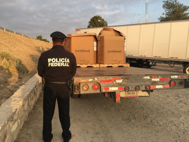 Policía Federal detiene camioneta con polipropileno