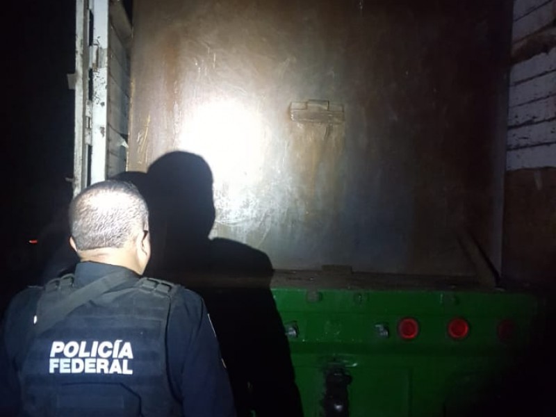 Policía Federal recupera tracto camión